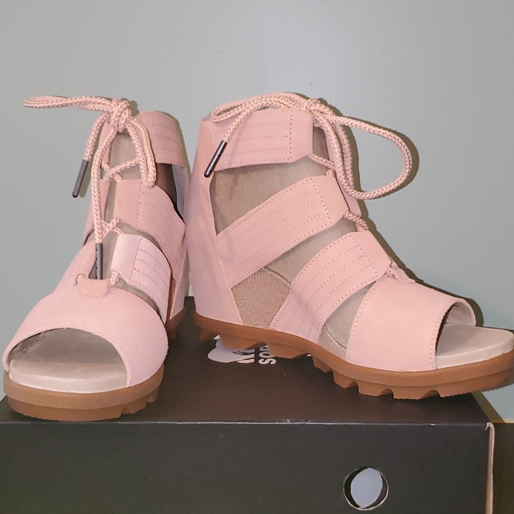 NWT  Sorel  Joanie II lace sandal- tonic melon